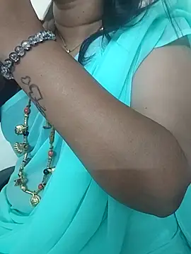 gaurika18 online show from 10/26/25, 05:52