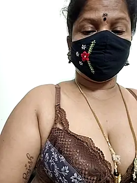 gaurika18 online show from 05/14/26, 11:35
