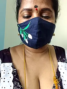 Snapshot of gaurika18 chatting on 06/12/26, 04:54 gaurika18 online show from 06/12/26, 04:54