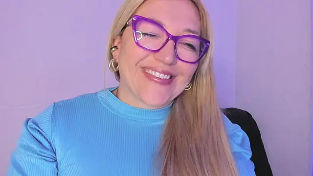 Snapshot of Naty_Mature_ chatting on 10/10/25, 11:16 Naty Mature online show from 10/10/25, 11:16
