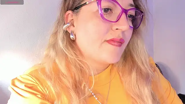 Snapshot of Naty_Mature_ chatting on 04/20/26, 05:36 Naty Mature online show from 04/20/26, 05:36