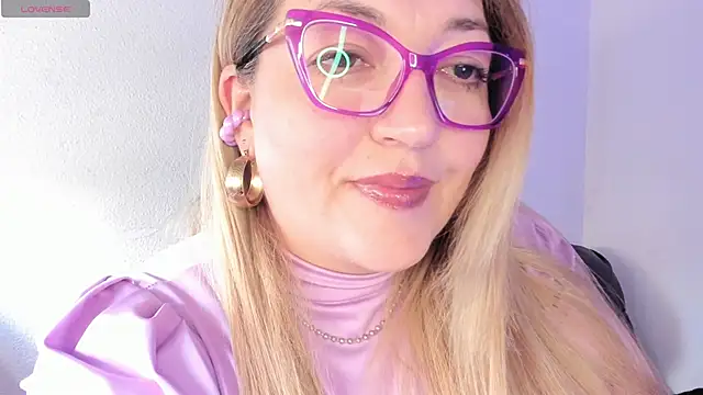 Snapshot of Naty_Mature_ chatting on 05/05/26, 05:27 Naty Mature online show from 05/05/26, 05:27