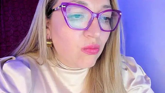 Snapshot of Naty_Mature_ chatting on 09/13/25, 12:21 Naty Mature online show from 09/13/25, 12:21