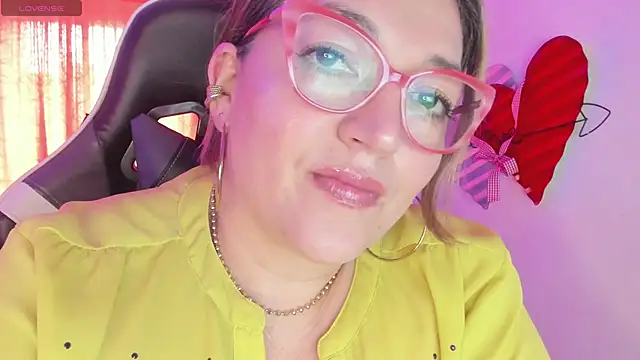 Snapshot of Naty_Mature_ chatting on 03/20/25, 03:14 Naty Mature online show from 03/20/25, 03:14