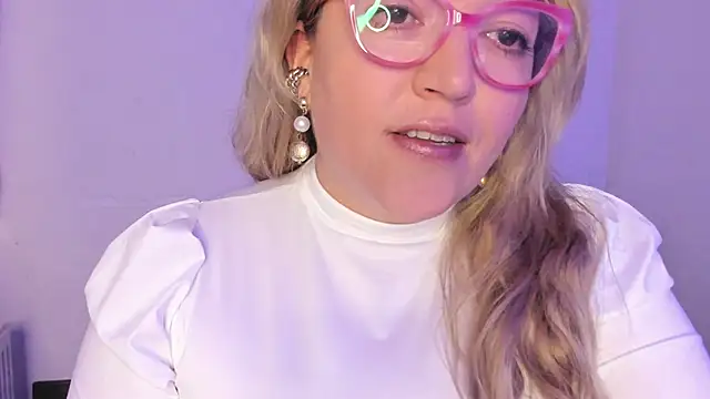 Naty Mature  online show from 11/11/25, 05:30