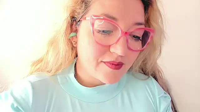 Naty Mature  online show from 12/02/25, 12:18