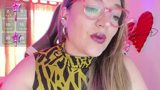 Snapshot of Naty_Mature_ chatting on 03/10/25, 05:18 Naty Mature online show from 03/10/25, 05:18