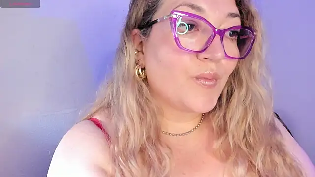 Snapshot of Naty_Mature_ chatting on 05/27/26, 06:26 Naty Mature online show from 05/27/26, 06:26