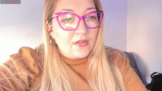 Snapshot of Naty_Mature_ chatting on 05/06/26, 05:28 Naty Mature online show from 05/06/26, 05:28
