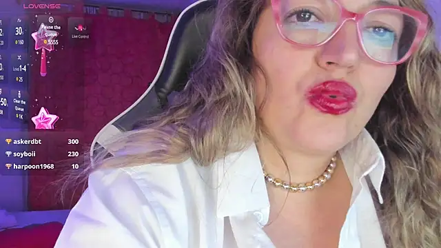 Snapshot of Naty_Mature_ chatting on 03/15/25, 06:36 Naty Mature online show from 03/15/25, 06:36