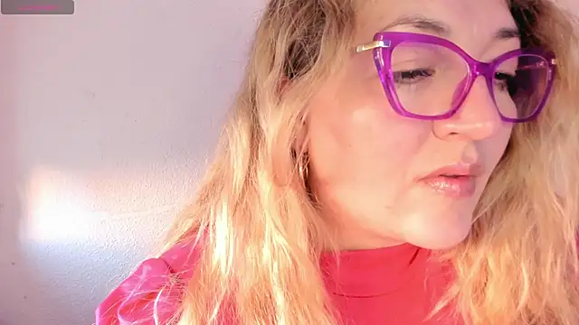 Snapshot of Naty_Mature_ chatting on 05/08/26, 06:23 Naty Mature online show from 05/08/26, 06:23