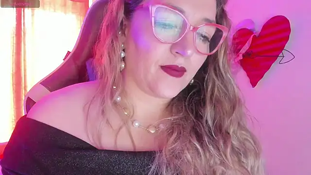 Snapshot of Naty_Mature_ chatting on 02/26/25, 06:04 Naty Mature online show from 02/26/25, 06:04