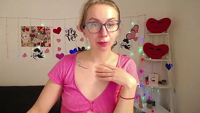 Snapshot of VasilisaSii chatting on 03/12/25, 12:26 VasilisaSii online show from 03/12/25, 12:26