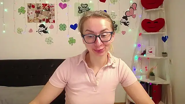 Snapshot of VasilisaSii chatting on 03/19/25, 09:06 VasilisaSii online show from 03/19/25, 09:06