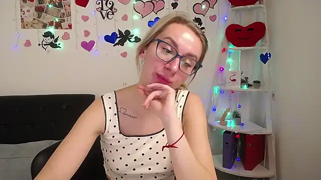 Snapshot of VasilisaSii chatting on 02/24/25, 09:10 VasilisaSii online show from 02/24/25, 09:10