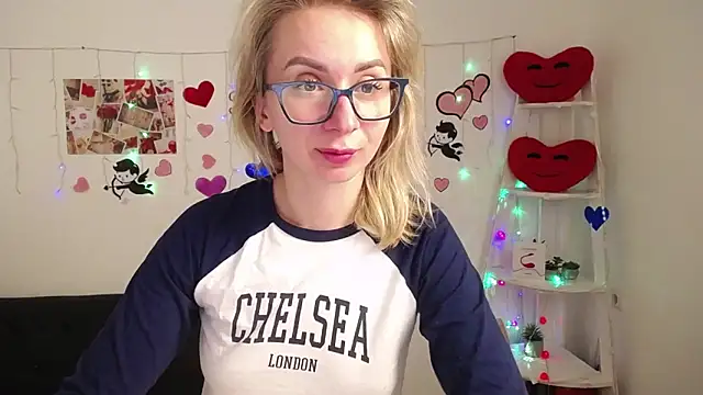 Snapshot of VasilisaSii chatting on 02/22/25, 12:18 VasilisaSii online show from 02/22/25, 12:18