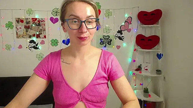 Snapshot of VasilisaSii chatting on 03/22/25, 12:35 VasilisaSii online show from 03/22/25, 12:35