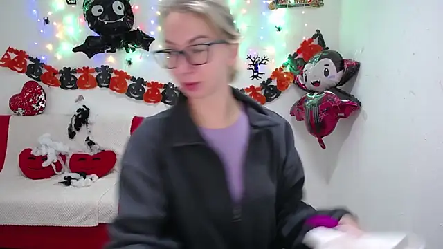 Snapshot of VasilisaSii chatting on 10/27/25, 06:14 VasilisaSii online show from 10/27/25, 06:14