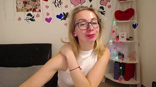 Snapshot of VasilisaSii chatting on 03/03/25, 09:13 VasilisaSii online show from 03/03/25, 09:13