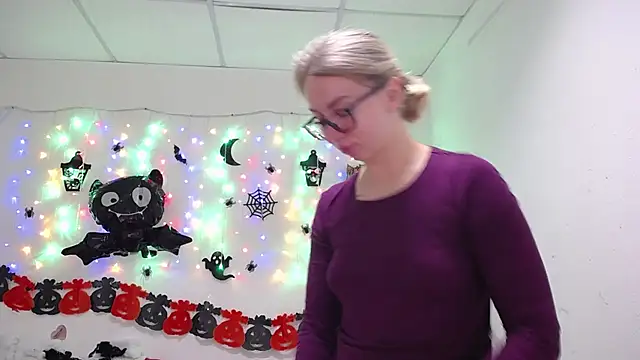 Snapshot of VasilisaSii chatting on 10/22/25, 05:07 VasilisaSii online show from 10/22/25, 05:07