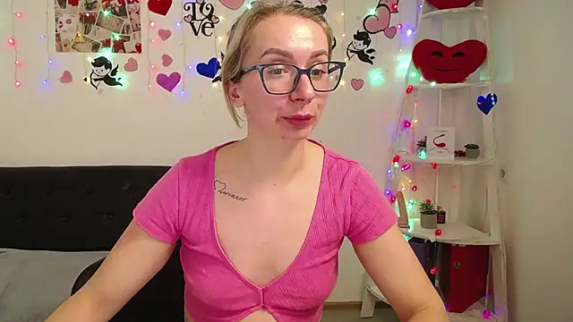 Snapshot of VasilisaSii chatting on 03/12/25, 09:23 VasilisaSii online show from 03/12/25, 09:23