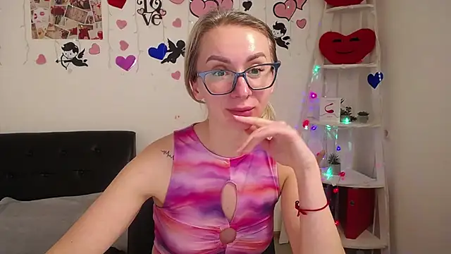 Snapshot of VasilisaSii chatting on 02/24/25, 12:16 VasilisaSii online show from 02/24/25, 12:16