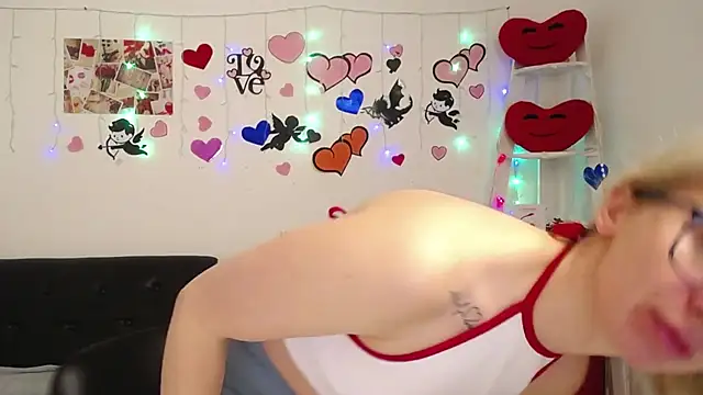 Snapshot of VasilisaSii chatting on 02/22/25, 06:06 VasilisaSii online show from 02/22/25, 06:06