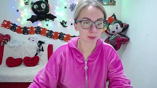 Snapshot of VasilisaSii chatting on 10/20/25, 05:09 VasilisaSii online show from 10/20/25, 05:09