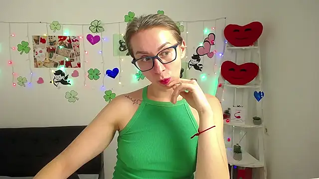 Snapshot of VasilisaSii chatting on 03/21/25, 12:28 VasilisaSii online show from 03/21/25, 12:28