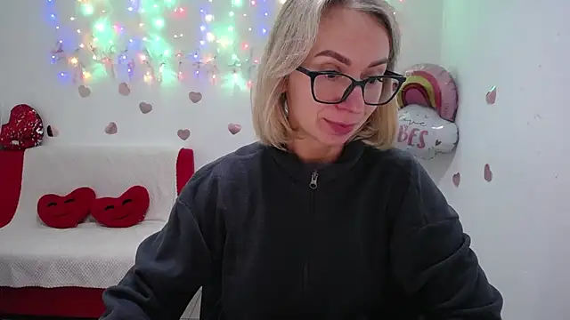 Snapshot of VasilisaSii chatting on 10/08/25, 05:31 VasilisaSii online show from 10/08/25, 05:31