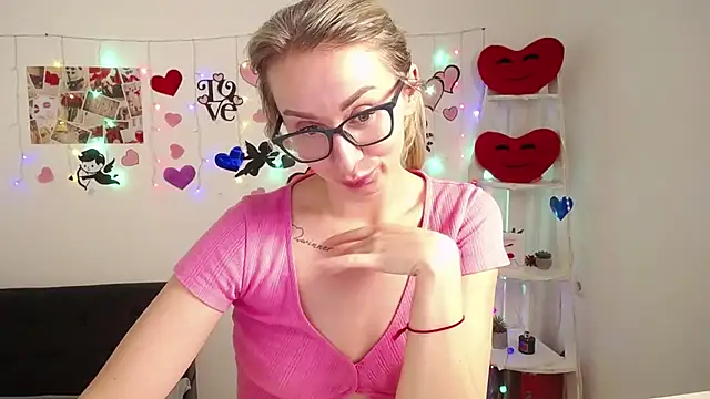 Snapshot of VasilisaSii chatting on 03/01/25, 03:38 VasilisaSii online show from 03/01/25, 03:38