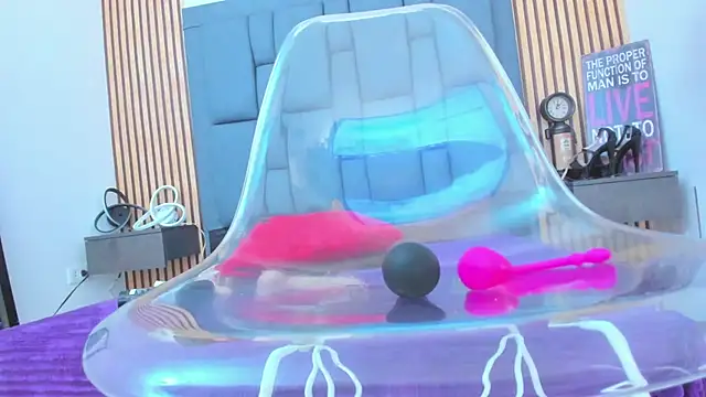 candela collinss online show from 12/21/24, 06:22