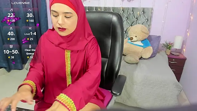 Snapshot of AliaAsad chatting on 11/05/25, 12:19 AliaAsad online show from 11/05/25, 12:19