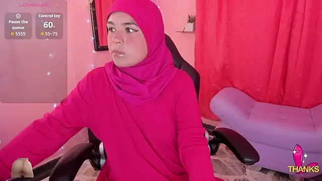 Snapshot of AliaAsad chatting on 09/15/25, 12:16 AliaAsad online show from 09/15/25, 12:16