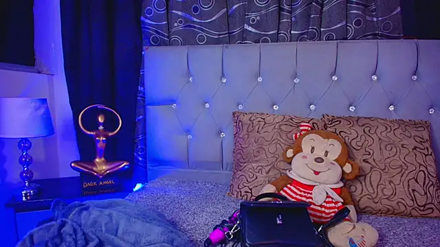 meggan 77 online show from 10/17/25, 04:16