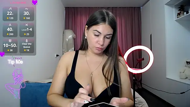 LinaSparks online show from 04/01/26, 02:36