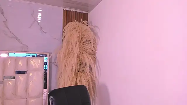 Keila Mendoza online show from 03/08/26, 04:49