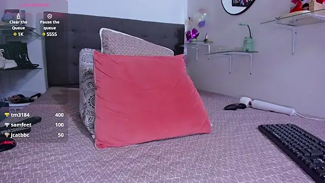 atenea 21  online show from 03/15/25, 02:14