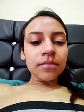 Snapshot of emma_ambar chatting on 09/11/25, 04:29 emma ambar online show from 09/11/25, 04:29