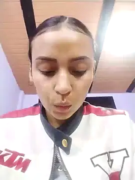 Snapshot of emma_ambar chatting on 02/19/25, 12:46 emma ambar online show from 02/19/25, 12:46