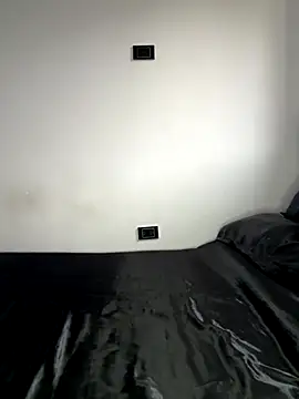 Snapshot of _PhillipBrown chatting on 09/16/25, 11:44 PhillipBrown online show from 09/16/25, 11:44