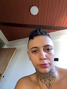 Snapshot of _PhillipBrown chatting on 09/09/25, 02:04 PhillipBrown online show from 09/09/25, 02:04