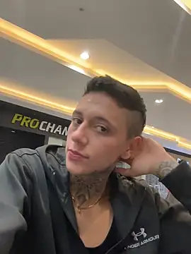 Snapshot of _PhillipBrown chatting on 03/20/25, 01:37 PhillipBrown online show from 03/20/25, 01:37