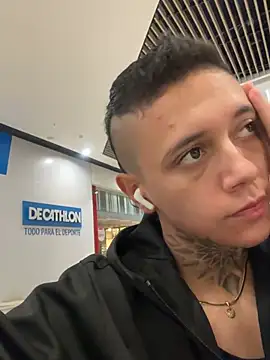 Snapshot of _PhillipBrown chatting on 03/12/25, 12:36 PhillipBrown online show from 03/12/25, 12:36