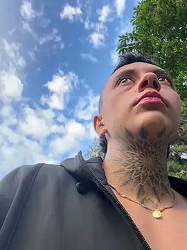 Snapshot of _PhillipBrown chatting on 09/11/25, 11:32 PhillipBrown online show from 09/11/25, 11:32