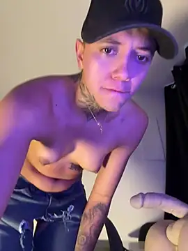 Snapshot of _PhillipBrown chatting on 02/12/26, 12:05 PhillipBrown online show from 02/12/26, 12:05