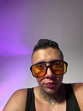  PhillipBrown online show from 06/12/26, 01:47