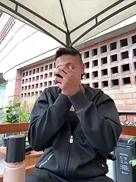 Snapshot of _PhillipBrown chatting on 02/01/25, 08:47 PhillipBrown online show from 02/01/25, 08:47