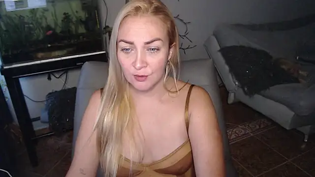Snapshot of karen_mature69 chatting on 03/12/25, 11:32 karen mature69 online show from 03/12/25, 11:32