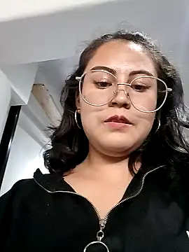 Snapshot of lara_moon25 chatting on 12/16/24, 08:48 lara moon25 online show from 12/16/24, 08:48